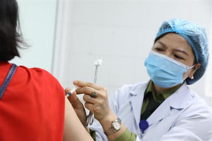TP.Hồ Chí Minh: Toàn bộ người dân sẽ được tiêm vắc xin ngừa Covid – 19
